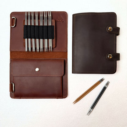 Thread and Maple Innleggsmappe i ekte lær for ChiaoGoo Halvt Pinnesett Smal (2,75 mm - 5,0 mm) - Strikkeredet Design - Thread and Maple innleggsmapper for strikkeverktøy