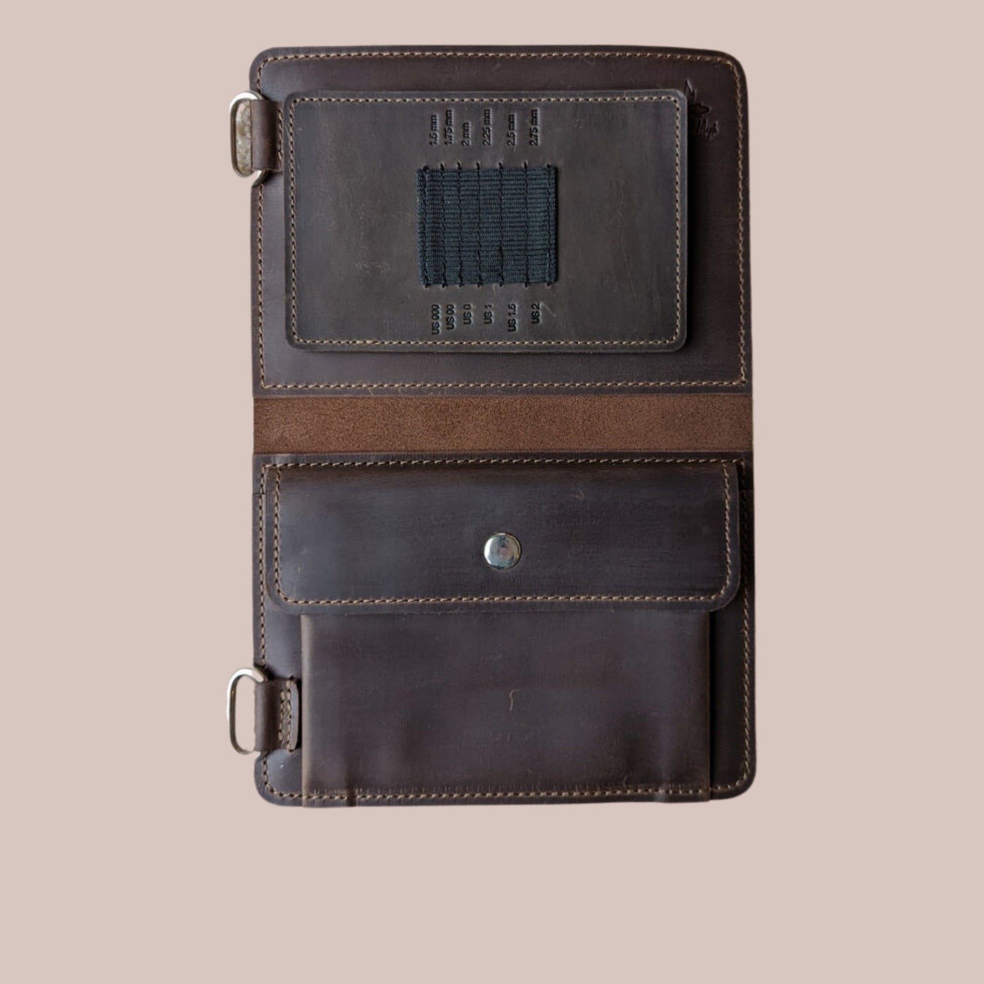 Thread and Maple Innleggsmappe i ekte lær for ChiaoGoo TWIST Mini Pinnesett (1,5 mm - 2,75 mm) - Strikkeredet Design - Thread and Maple innleggsmapper for strikkeverktøy