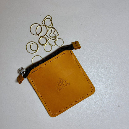 Thread and Maple kompakt veske/pung for maskemarkører og småtilbehør - Strikkeredet Design - Thread and Maple håndlagde lærprodukter