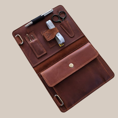 Thread and Maple Mini Utstyrsmappe – praktisk og elegant oppbevaring for strikkeverktøy - Strikkeredet Design - Thread and Maple innleggsmapper for strikkeverktøy