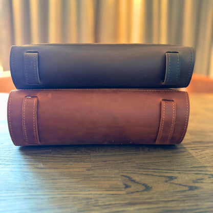 Thread and Maple perm (omslag) i mykt lær – organisér strikkeutstyret ditt med stil - Strikkeredet Design - Thread and Maple håndlagde lærprodukter