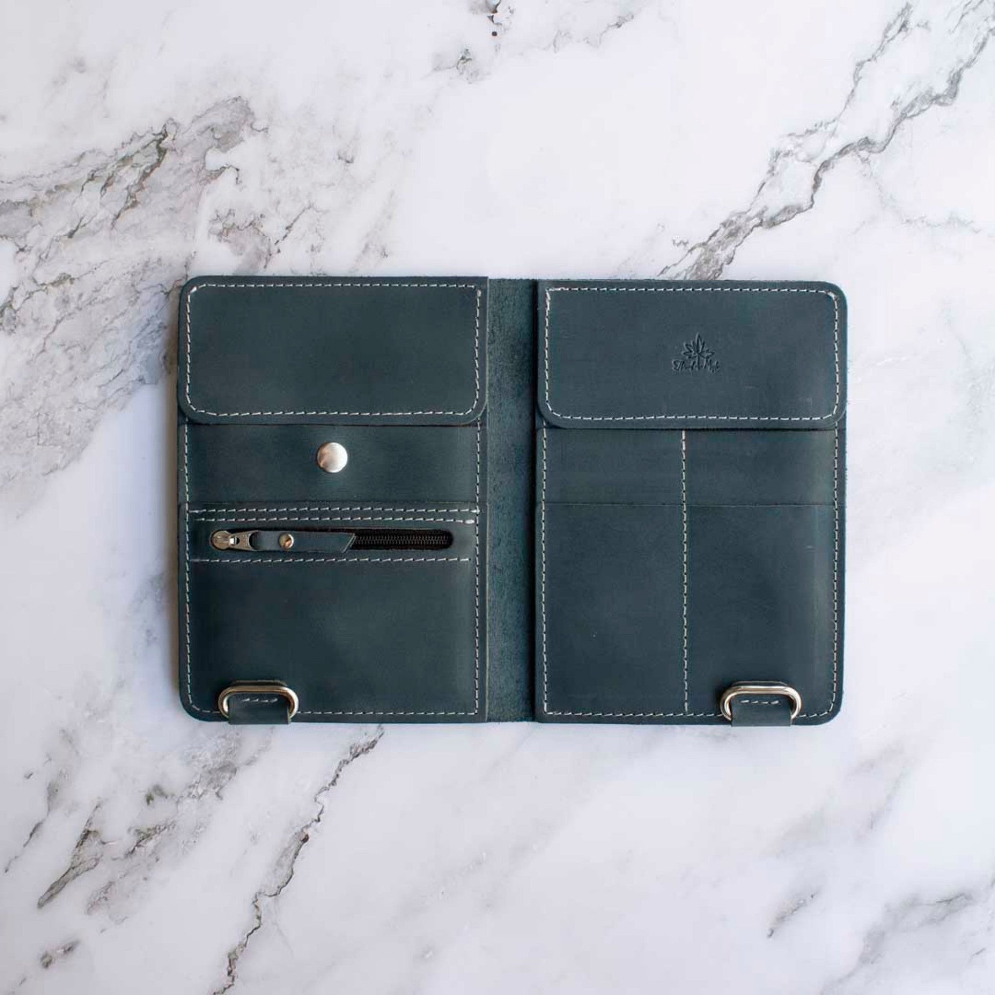 Thread and Maple Prosjektmappe – ideell oppbevaring for verktøy til pågående strikkeprosjekter - Strikkeredet Design - Thread and Maple innleggsmapper for strikkeverktøy