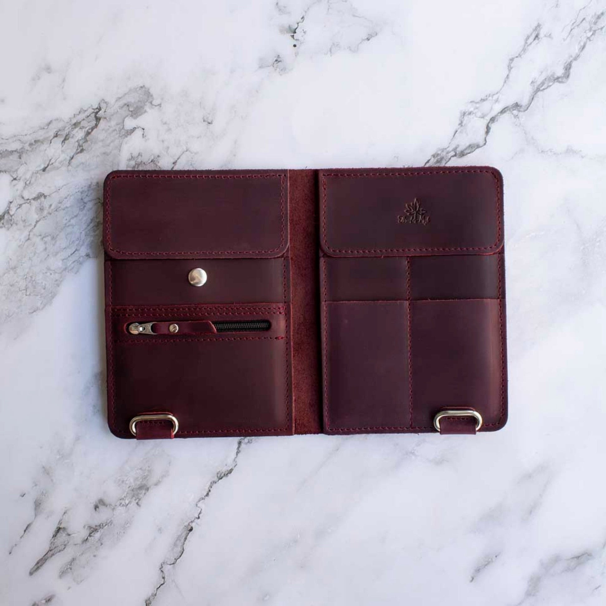 Thread and Maple Prosjektmappe – ideell oppbevaring for verktøy til pågående strikkeprosjekter - Strikkeredet Design - Thread and Maple innleggsmapper for strikkeverktøy