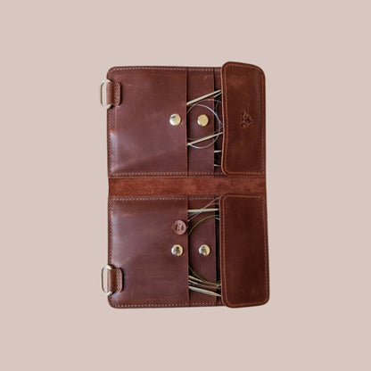 Thread & Maple Rundpinne - etui – elegant oppbevaring for faste rundpinner - Strikkeredet Design - Thread and Maple innleggsmapper for strikkeverktøy