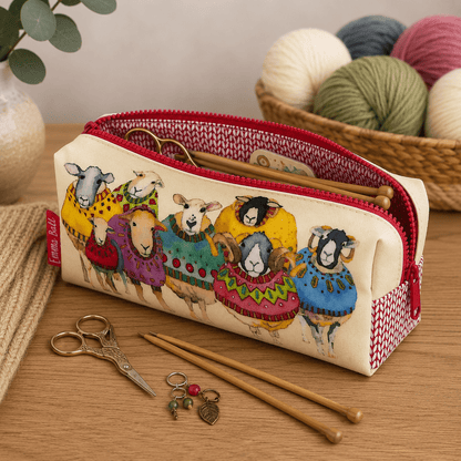 Tilbehørsveske/pennal – Sheep In Sweaters – Emma Ball - Strikkeredet Design -