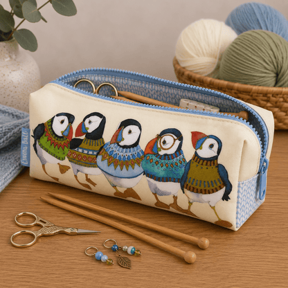 Tilbehørsveske/pennal – woolly puffins – Emma Ball - Strikkeredet Design -