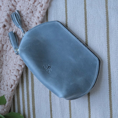 Tilbehørsveske i skinn - Strikkeredet Design - Tilbehørsveske i ekte lær